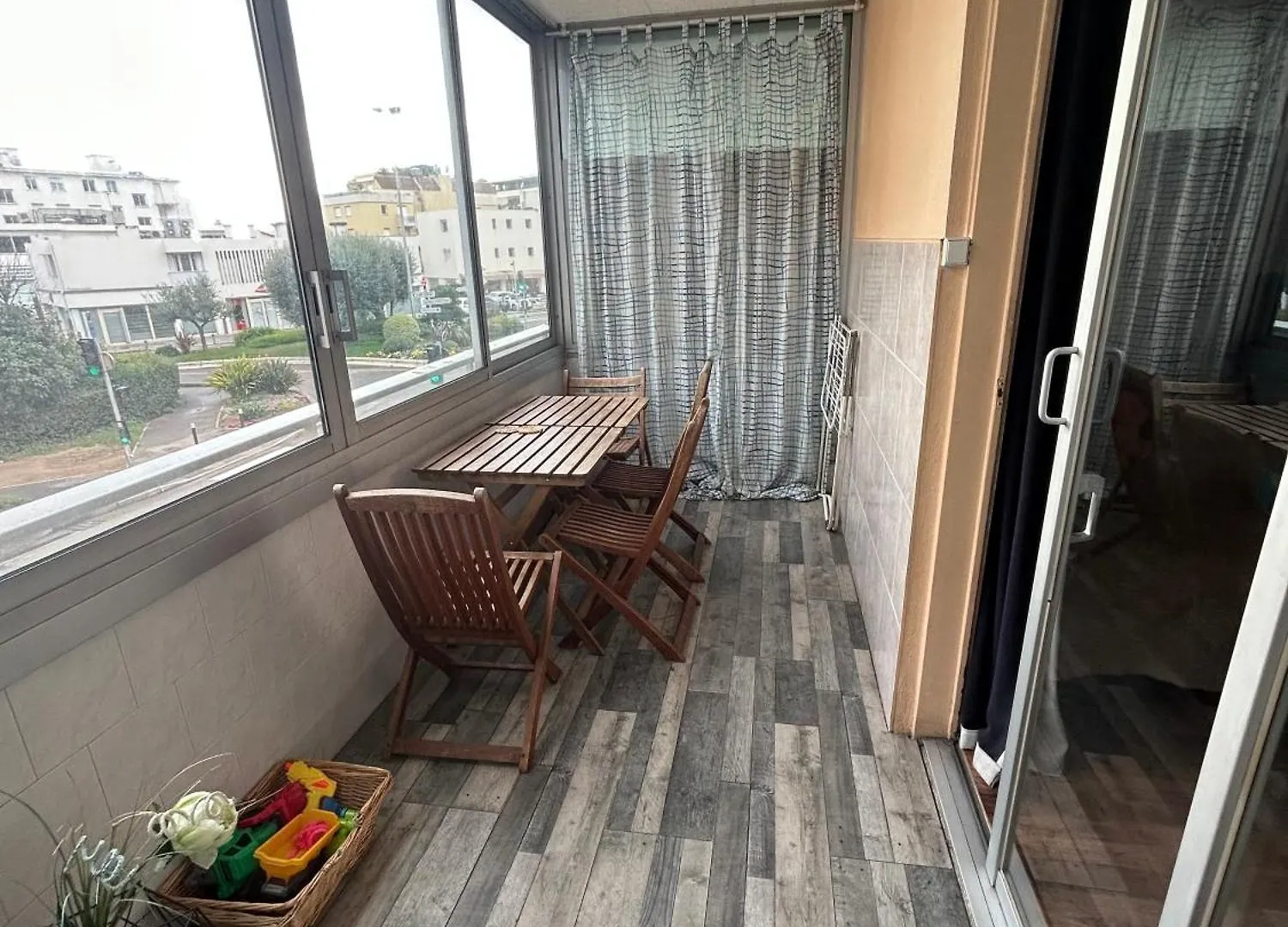 Apartamento STUDIO CLIMATISE Le Flot Bleu tres proche plage, aéroport, centre Cial Cap 3000, port Saint-Laurent-du-Var